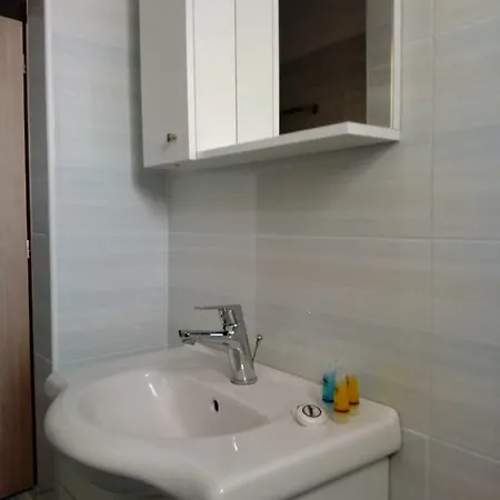 Zaranis Apartment *