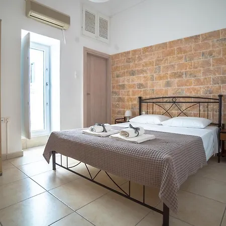 Apartment Zaranis *